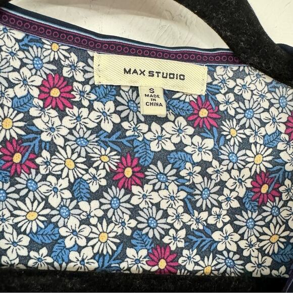 Max Studio Ditsy Floral Blue & Pink Flared Sleeve Tie Front Blouse S - Picture 3 of 9